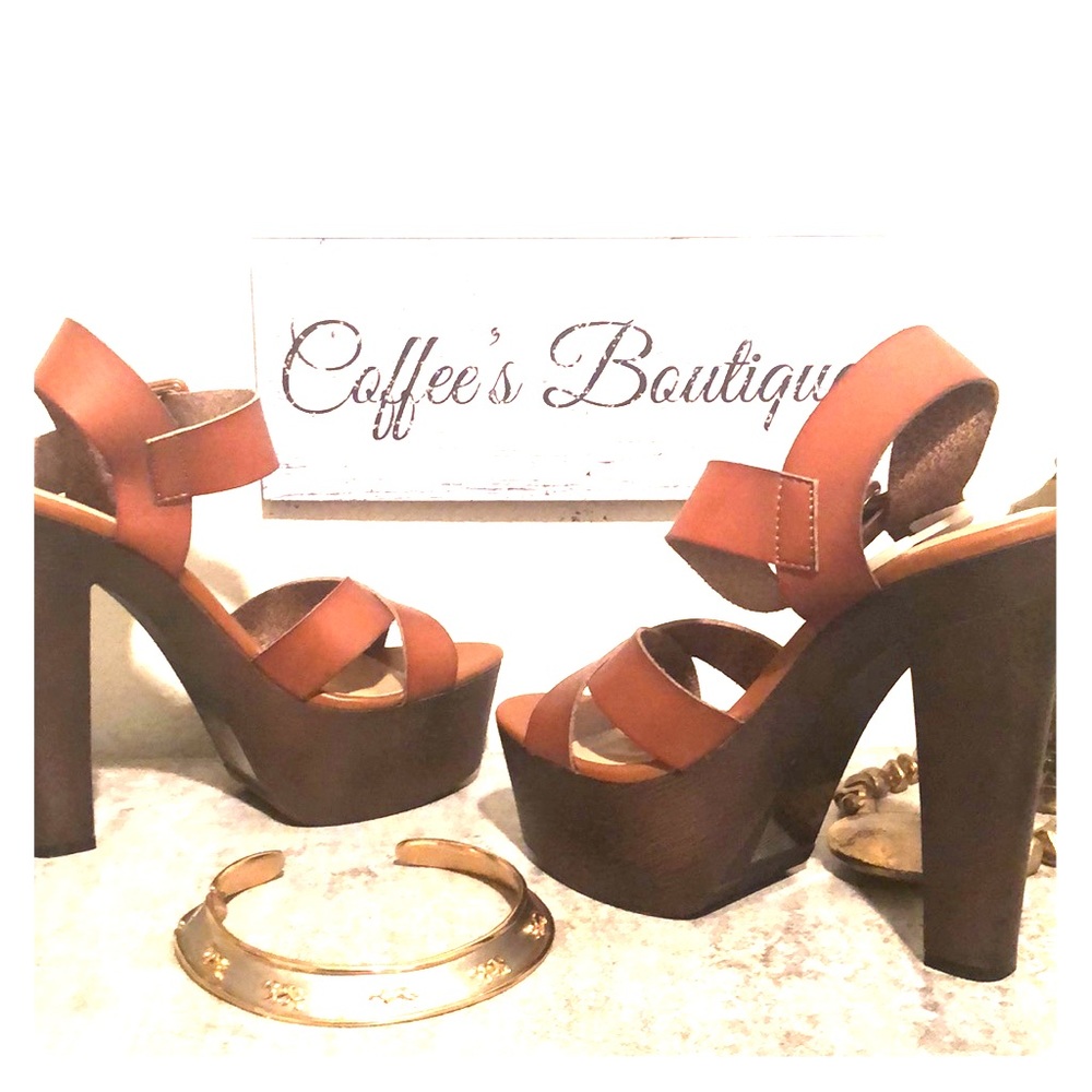 Platform Pumps in a beautiful Fall Toffee color!